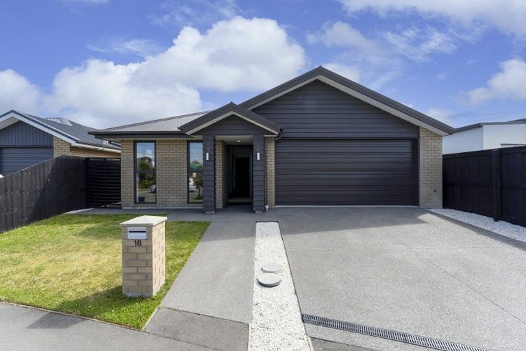Photo of property in 18 Grey Way, Russley, Christchurch, 8042