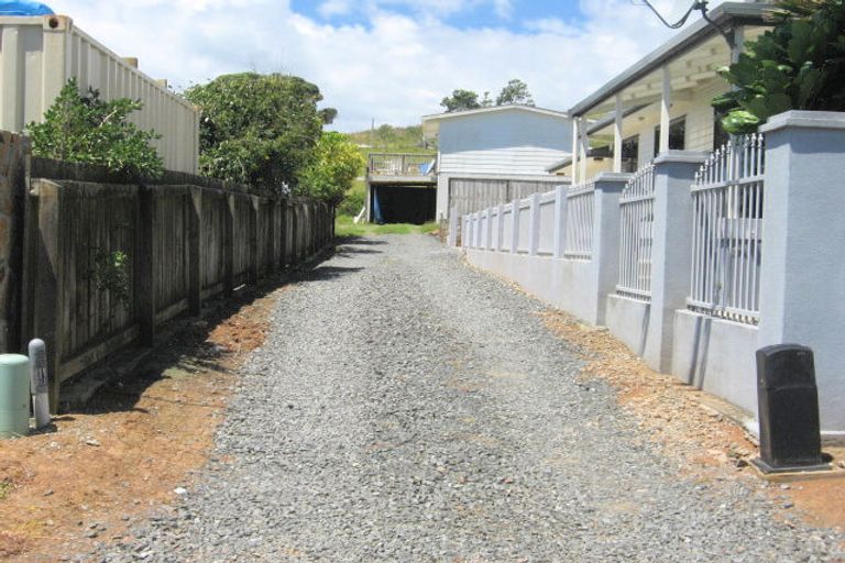 Photo of property in 4 Stratford Drive, Cable Bay, 0420