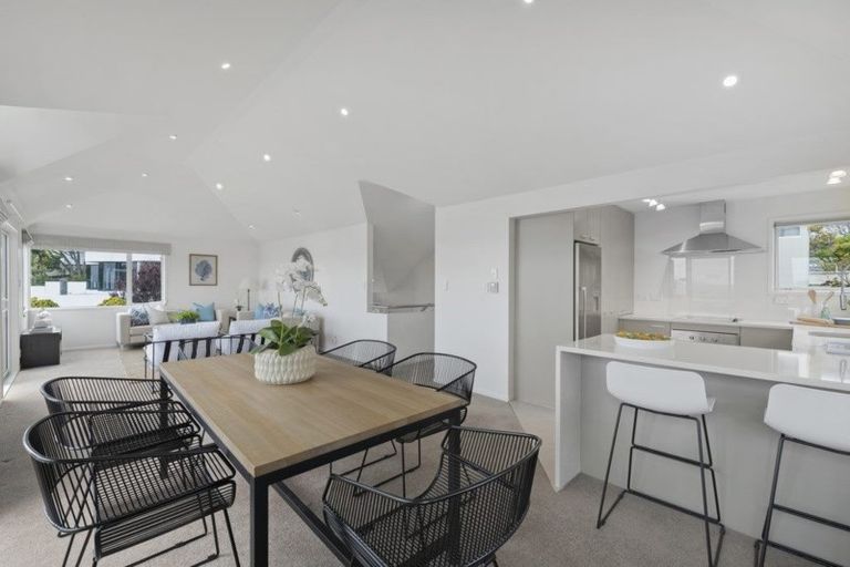 Photo of property in 1/14 Bournemouth Terrace, Murrays Bay, Auckland, 0630