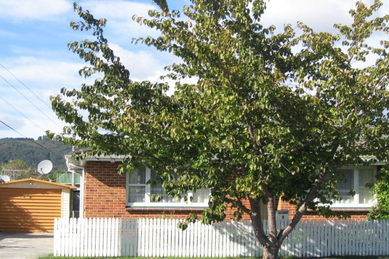 Photo of property in 2 Gower Street, Silverstream, Upper Hutt, 5019