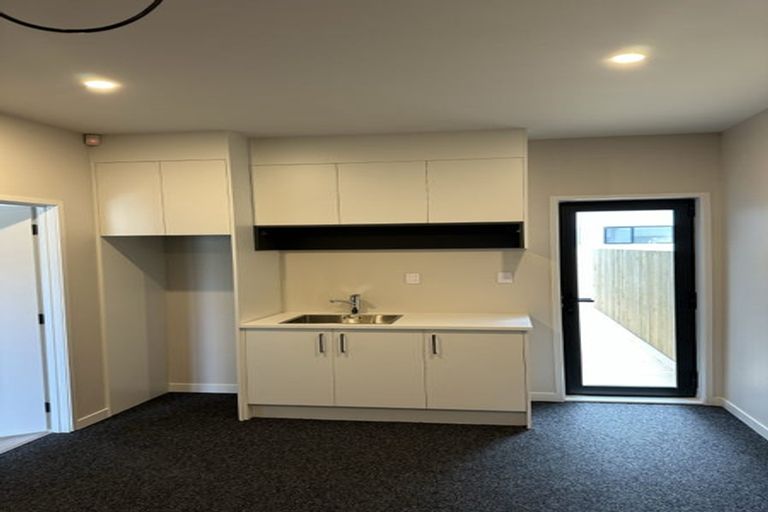 Photo of property in 16 Pohewa Road, Silverdale, 0932