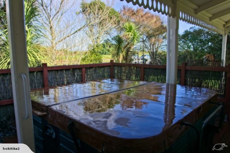 Photo of property in 102 Gibson Quay, Hokitika, 7810