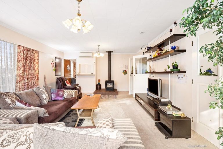 Photo of property in 21 Fitzpatrick Street, Newlands, Wellington, 6037