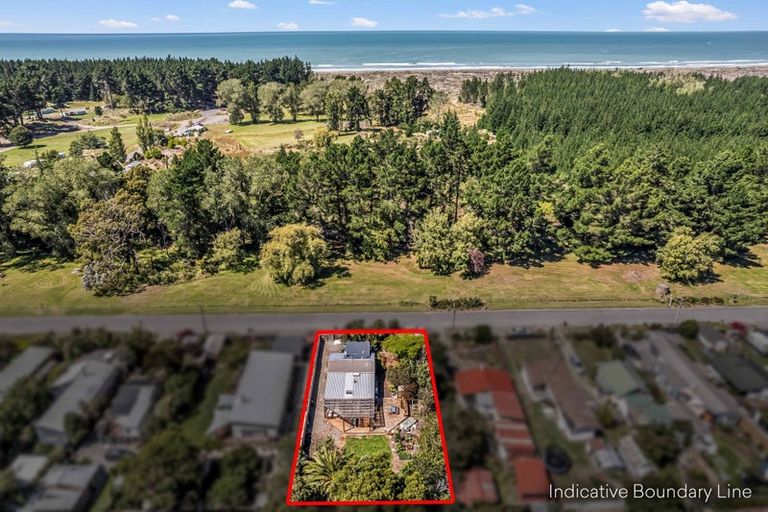 Photo of property in 20 Ferry Road, Woodend Beach, Kaiapoi, 7691