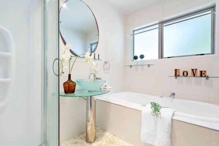 Photo of property in 2/36 Birman Close, Half Moon Bay, Auckland, 2012