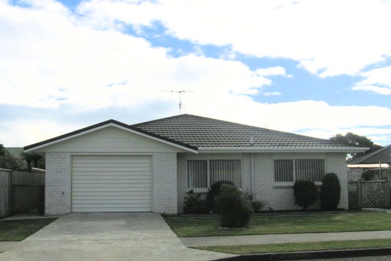 Photo of property in 4 Heihei Place, Paraparaumu, 5032