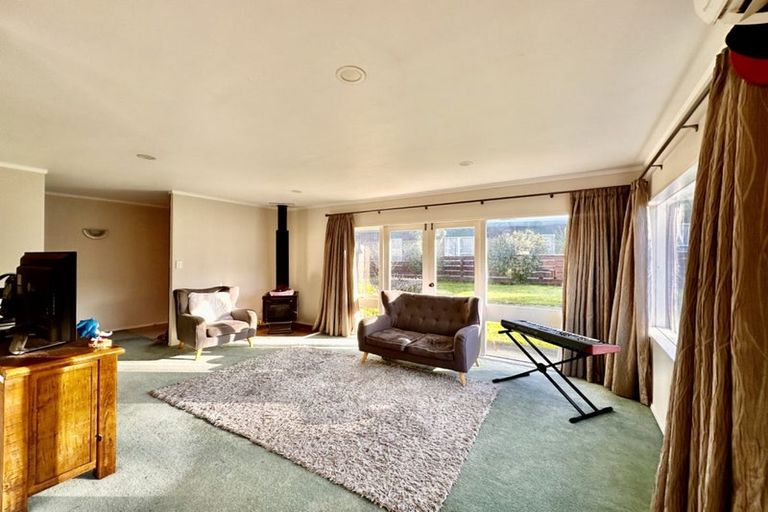 Photo of property in 14 Bellfield Road, Opaheke, Papakura, 2113