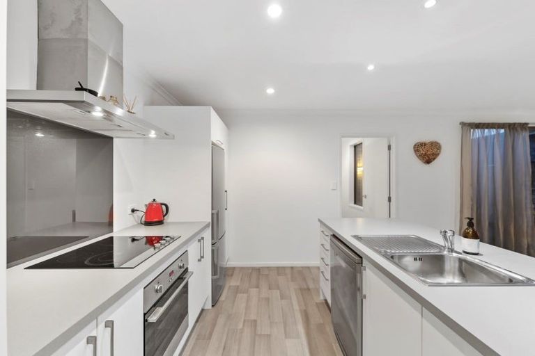 Photo of property in 14 Scoria Close, Pyes Pa, Tauranga, 3112