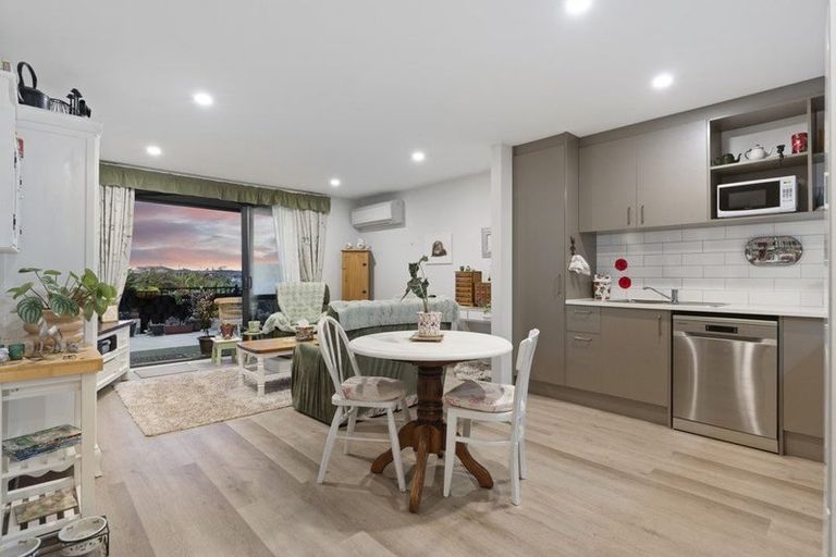 Photo of property in 31 Tuuhura Road, Pukekohe, 2120