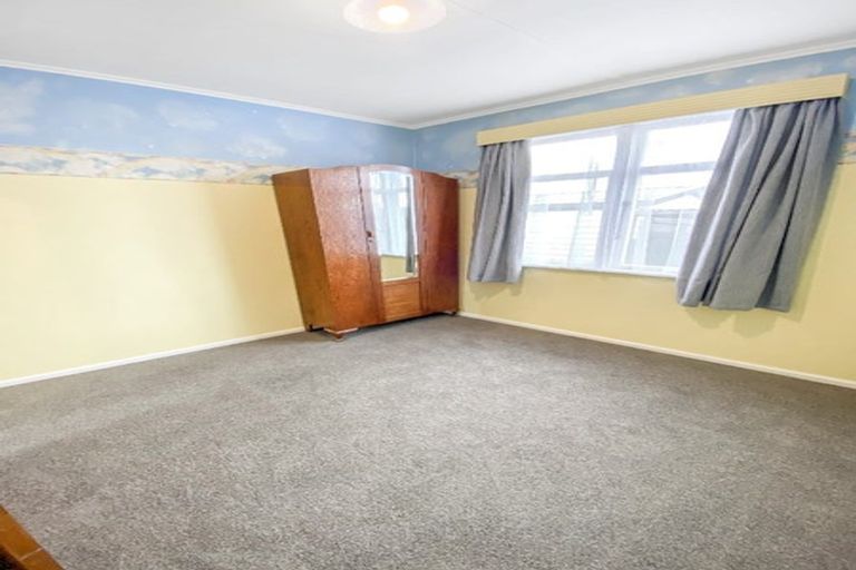 Photo of property in 16 Menin Road, Onekawa, Napier, 4110