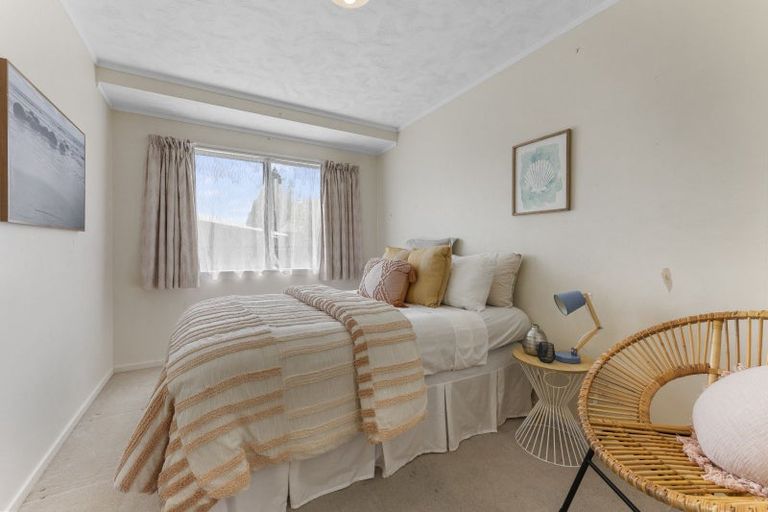 Photo of property in 21 Hilton Grove, Kelvin Grove, Palmerston North, 4414