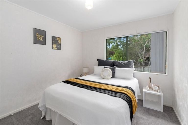 Photo of property in 41 Westpark Drive, West Harbour, Auckland, 0618