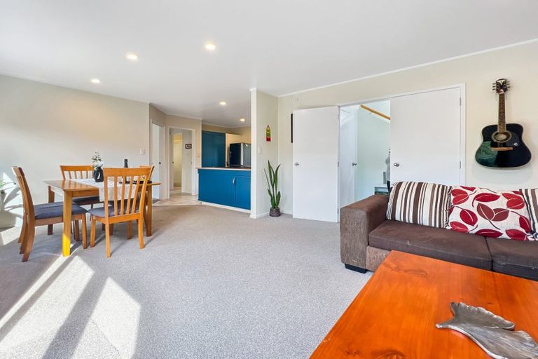 Photo of property in 14a Mchardy Place, Glenfield, Auckland, 0627