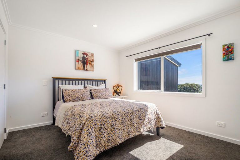 Photo of property in 32 Marine Parade, Hobsonville, Auckland, 0616