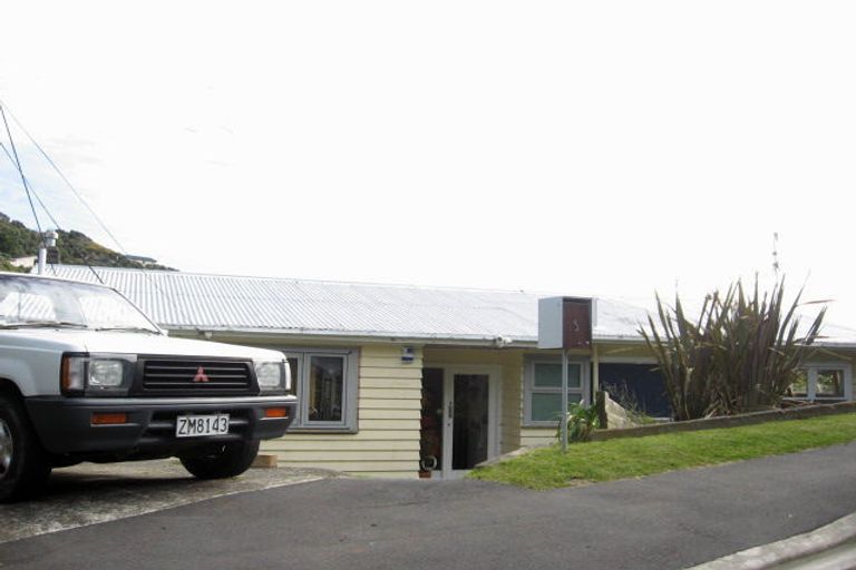 Photo of property in 5 Bourbon Terrace, Karori, Wellington, 6012