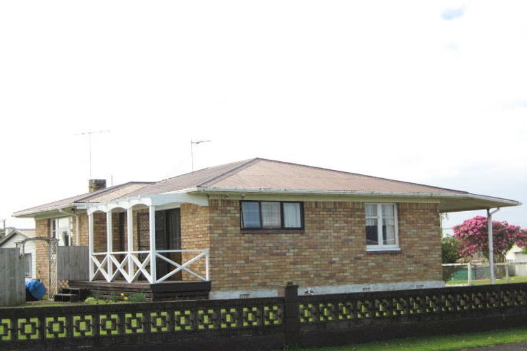 Photo of property in 102 Broadway, Waitara, 4320