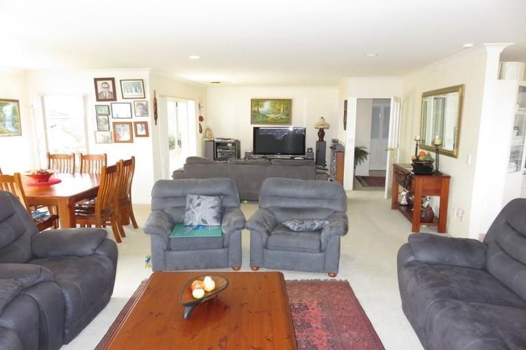 Photo of property in 16 Imran Terrace, Khandallah, Wellington, 6035