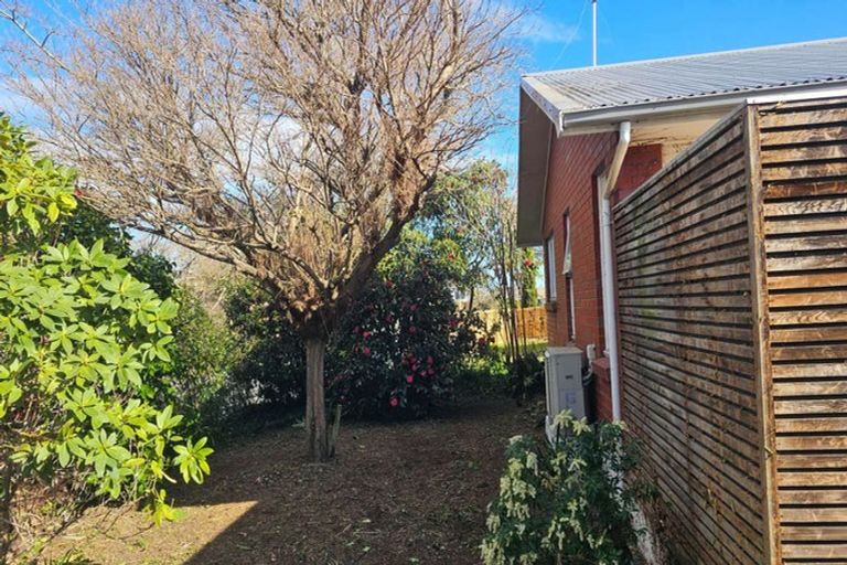 Photo of property in 51 Grahams Road, Ilam, Christchurch, 8041