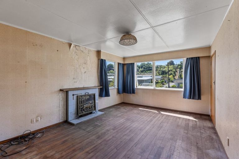 Photo of property in 28 Whakawhiti Street, Marfell, New Plymouth, 4310