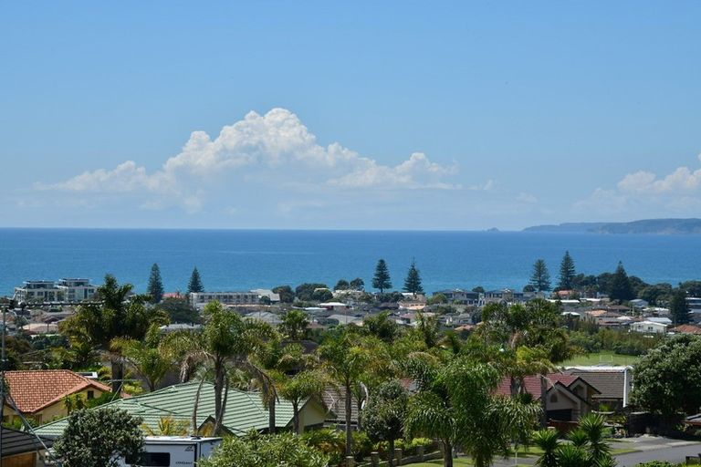 Photo of property in 32 Grovenor Drive, Orewa, 0931