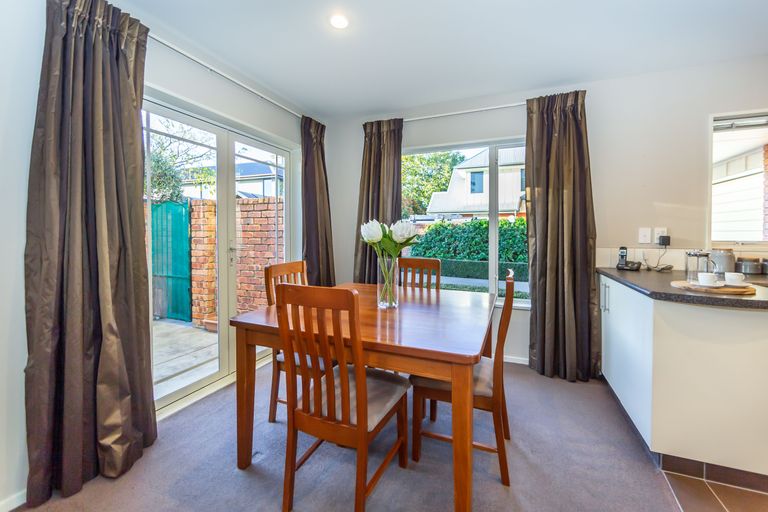 Photo of property in 11a Galway Avenue, Bryndwr, Christchurch, 8052