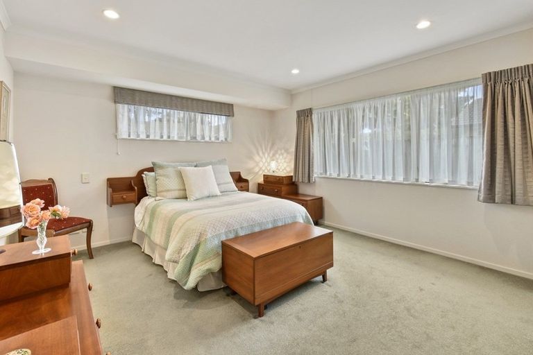 Photo of property in 13 Montilla Place, Manurewa, Auckland, 2102