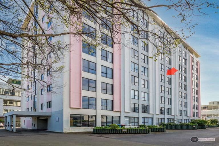 Photo of property in Hobson Court Flats, 47/70 Hobson Street, Thorndon, Wellington, 6011