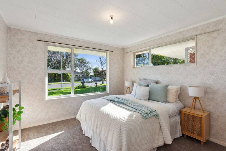 Photo of property in 18 Nimmo Avenue West, Waikanae, 5036