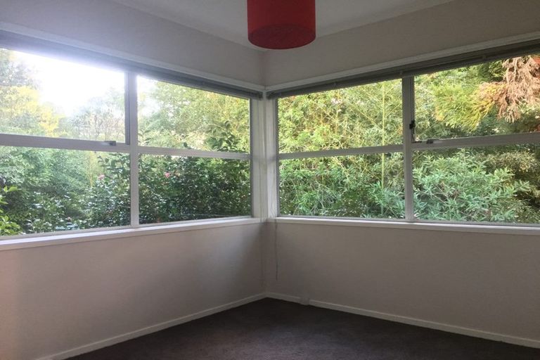 Photo of property in 25 Walnut Lane, Browns Bay, Auckland, 0630