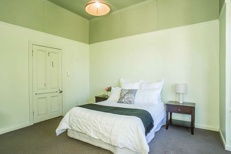 Photo of property in 211 Grant Road, Thorndon, Wellington, 6011