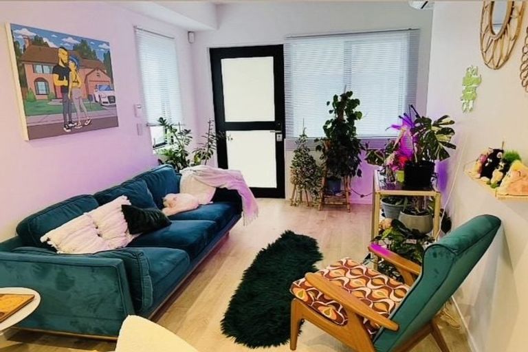Photo of property in 3/16 Buisson Glade, West Harbour, Auckland, 0618