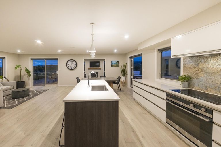 Photo of property in 20 Highland View Drive, Tokomaru, Palmerston North, 4474