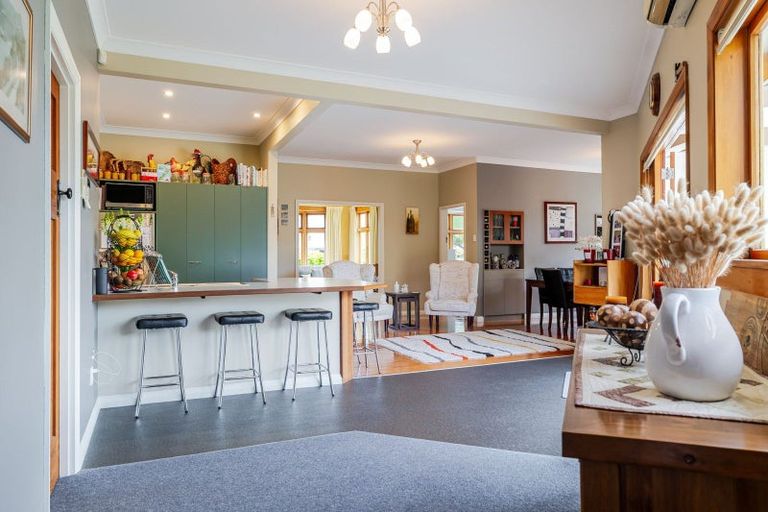 Photo of property in 53 Russell Street, Palmerston North, 4414