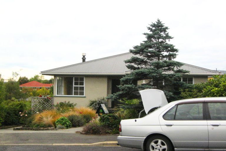 Photo of property in 8 Freyberg Road, Fairfield, Dunedin, 9018