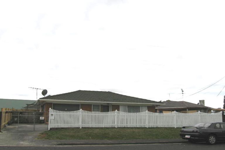 Photo of property in 2/1 Levesque Street, Birkdale, Auckland, 0626