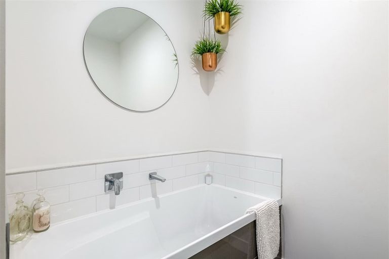 Photo of property in 6/50 Ocean View Road, Northcote, Auckland, 0627