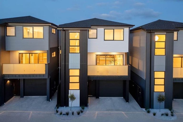 Photo of property in 95d Kervil Avenue, Te Atatu Peninsula, Auckland, 0610