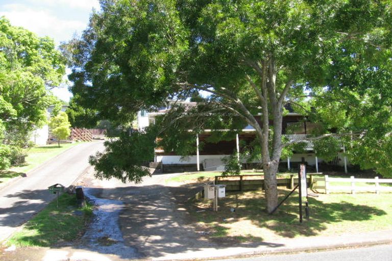 Photo of property in 2/51 Vandeleur Avenue, Birkdale, Auckland, 0626