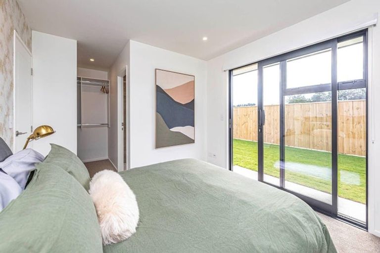 Photo of property in 13 Pahiki Crescent, Levin, 5510