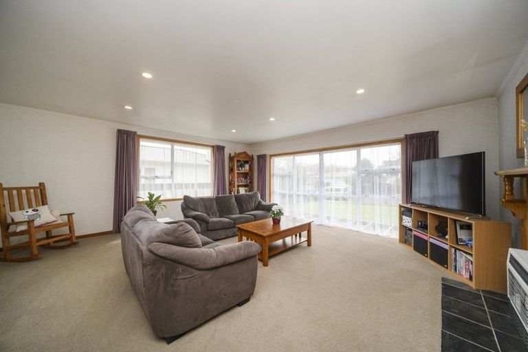 Photo of property in 8 Miles Place, Awapuni, Palmerston North, 4412