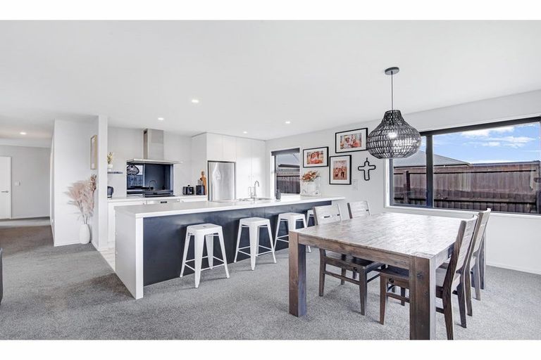 Photo of property in 5 Grasmere Close, Rangiora, 7400