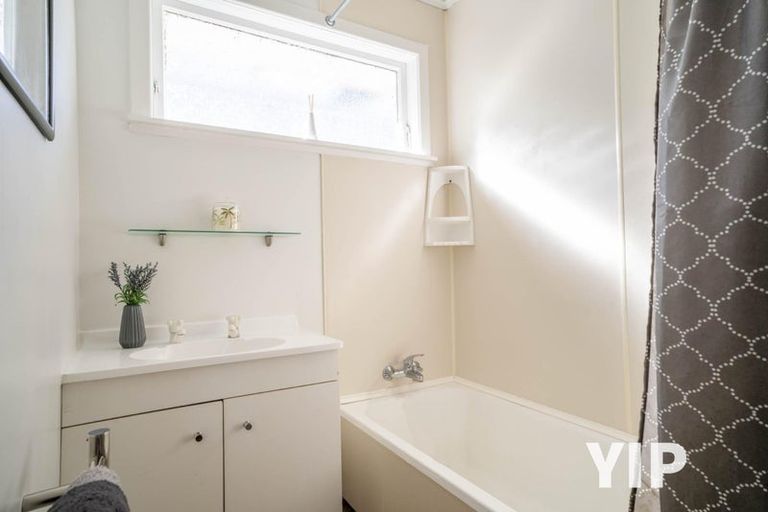 Photo of property in 56 Batchelor Street, Newlands, Wellington, 6037