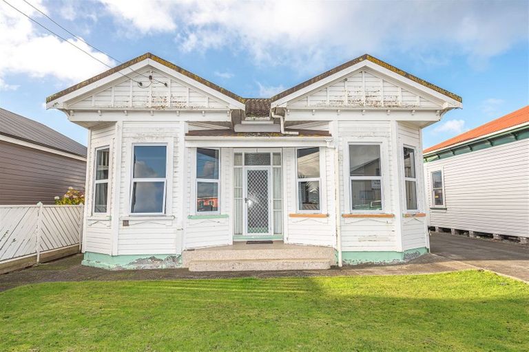 Photo of property in 12 George Street, Aramoho, Whanganui, 4500
