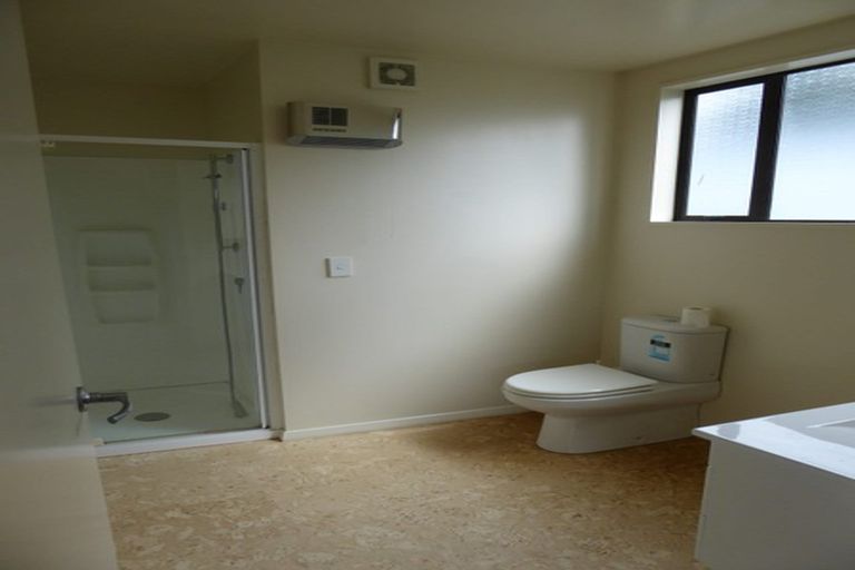 Photo of property in 16 Shortland Street, Caversham, Dunedin, 9011