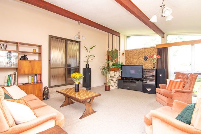 Photo of property in 27 Raglan Avenue, Cloverlea, Palmerston North, 4412