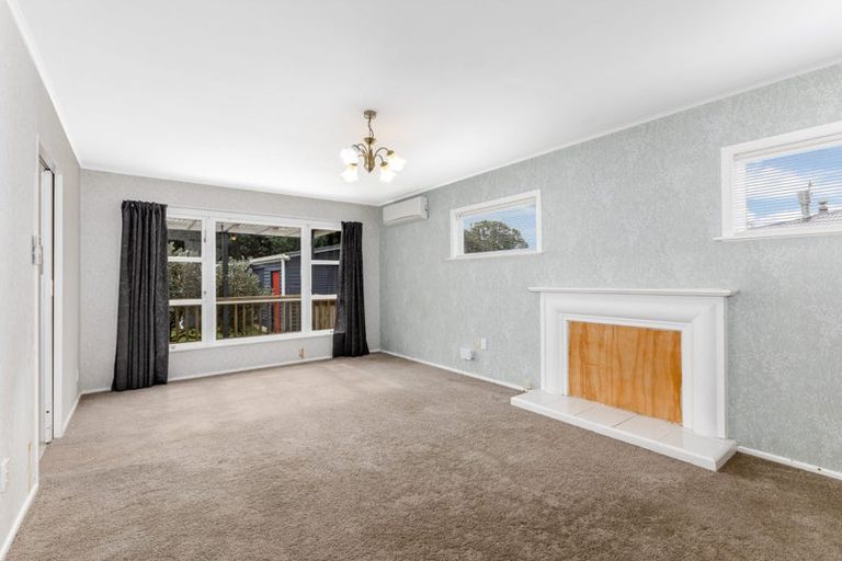 Photo of property in 10 Gardiner Grove, Wainuiomata, Lower Hutt, 5014
