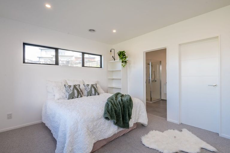 Photo of property in 140 Amesbury Drive, Churton Park, Wellington, 6037