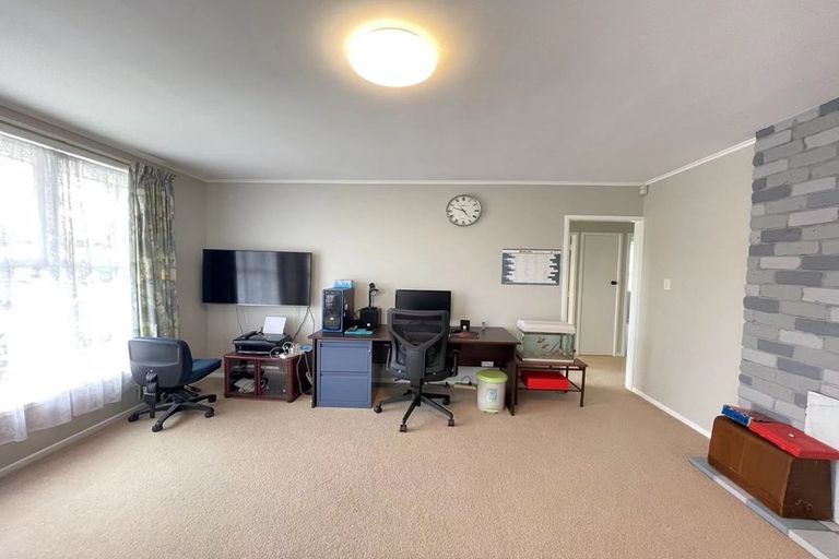 Photo of property in 50 Larne Avenue, Pakuranga Heights, Auckland, 2010