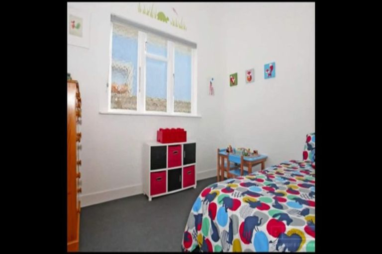 Photo of property in 11 Medway Street, Island Bay, Wellington, 6023