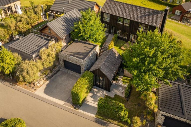 Photo of property in 12 Arran Lane, Jacks Point, Queenstown, 9371